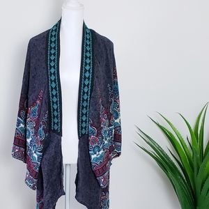 Forever 21 Embrodried StichedFloral Print kimono